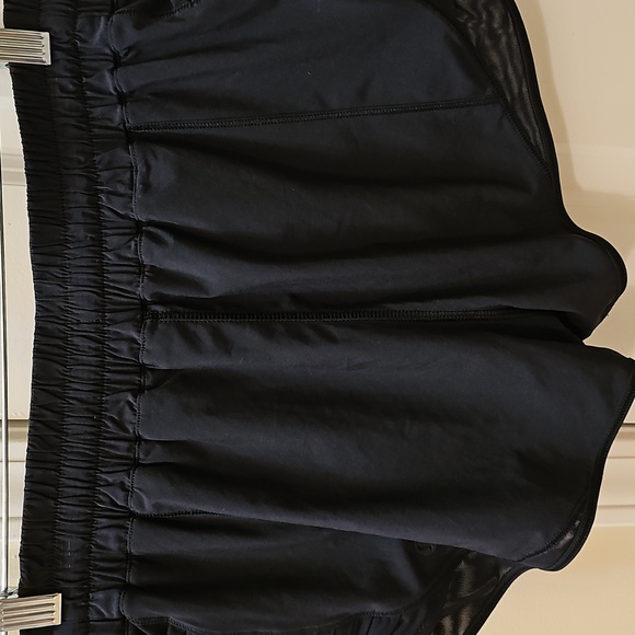 237. Lululemon Special Hotty Hot Short - Picture 4 of 7